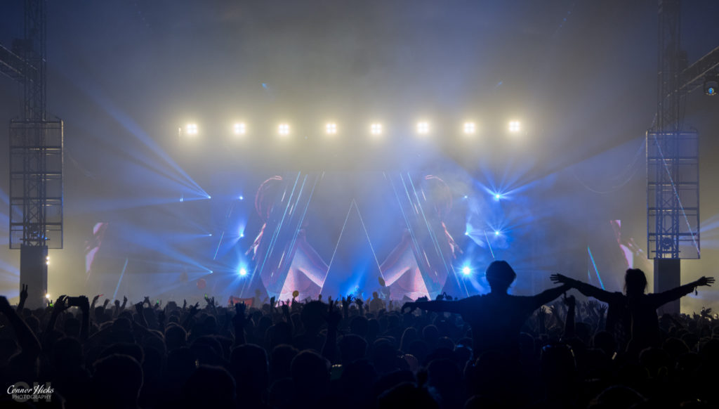 Armin-Van-Buuren-Crowd-Creamfields